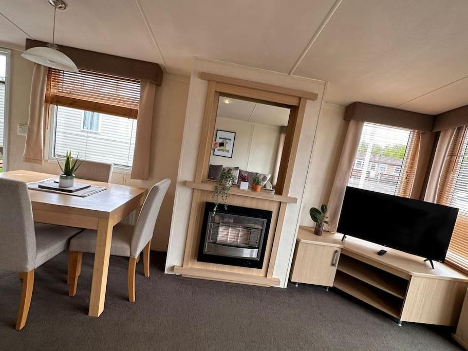 Swift Moselle 2 Bedroom Parkhome - Uddingston, Glasgow المظهر الخارجي الصورة